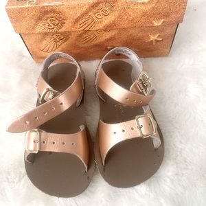 Saltwater Sandals size 7
